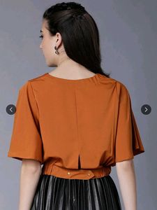 Stylish Blouson Crop Top