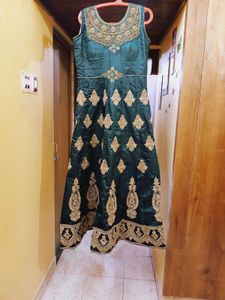 New Xl Heavy Full Gown Set