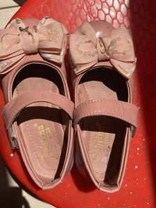 Girls Pink Bow Shoes Size 7