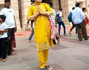 Yellow suit Only one Time Wear Kiya h