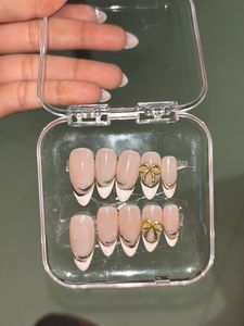 Elegant Press-On Nails with Bows