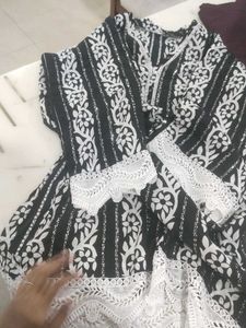 An elegant Oversized pakistani kurta