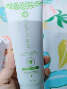 Sophistique Face Wash