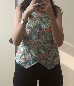 Floral Print Sleeveless Top