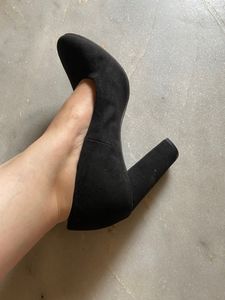 Stunning Black Pumps In Very Good Condition