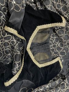 Price Drop Alert ⬇️⬇️Black Lehnga And Blouse Witho