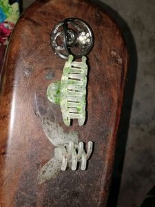 Butterfly Hair Clucher