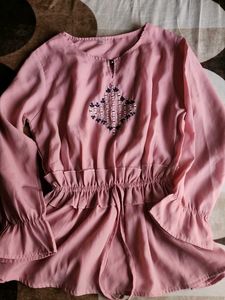 pink top