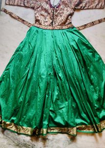 ✨Price Drop ✨Gorgeous Frock For Women 🖤💚