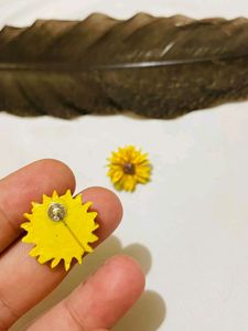 Yellow Sunflower Stud