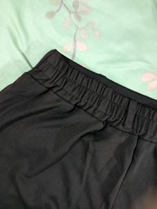 Black Skirt!