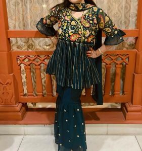 Elegant Green Embroidered Kurta Set