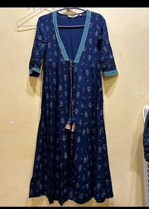 Avaasa Printed A-line Kurta With Jacket