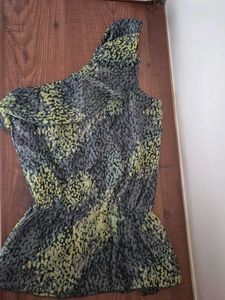 Chic One-Shoulder Top