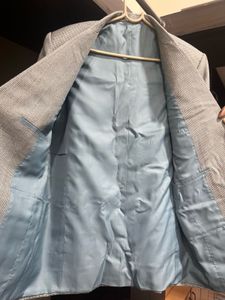 🧥 Light Grey Textured Men’s Blazer