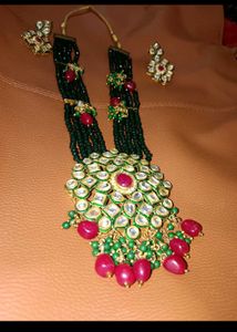 Elegant Kundan Necklace &amp; Earring Set