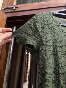 Elegant Olive Green Lace Overlay Top – Size 12 (CO