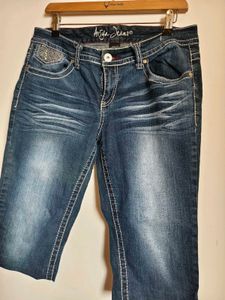 🎁Buy 1, Get 1 Free🎁Artisan Jeans Capri