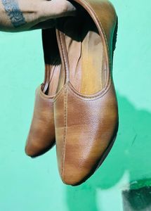 Brown Leather Khussa Jutti