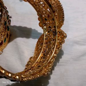 Golden Colour 2*4 Size Bangles
