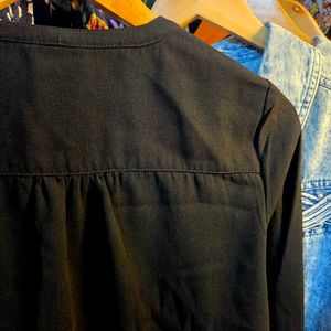 Black V-Neck Long Sleeve Blouse