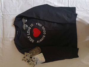 Sweatshirt With A Print nd Thread Work