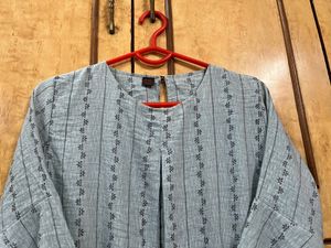Bell sleeves top