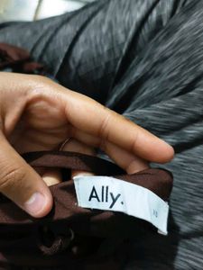 SEXIEST BACKLESS CROP TOP