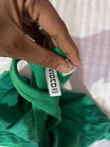 H&amp;M Green Top ❌No Negotiations