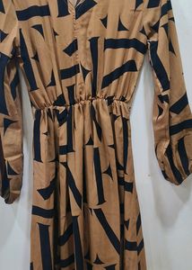 Brown 🤎 Straight Gown With Slides Cut