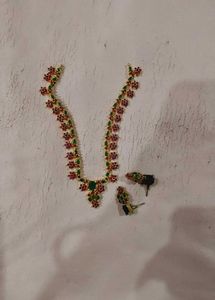 Set With Ear Chains