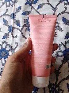 Dot &amp; Key Face Wash
