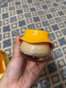 Dot and key moisturizer