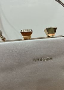 Embellie Box Clutch