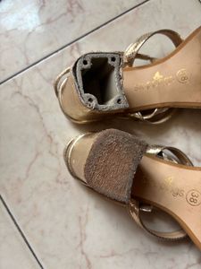 Stepping - Golden Heels Size UK 5