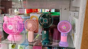 Cute Pink Hello Kitty Mini Fan