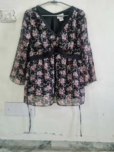 Beautiful Maternity Top With Tieups!