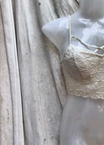 10.10.11 CREME CORSET