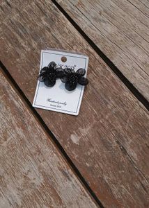 Black Floral Earrings🖤✨
