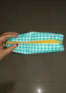 4 Pampers Pouch Combo