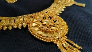 Covering Necklace And Earrings
