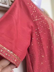 Elegant Pink &amp; Gold Embroidered Salwar Kameez