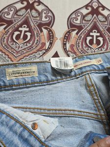 Levi&#39;s Embellished Jeans
