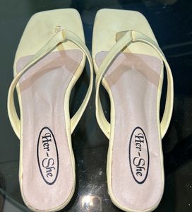New Yellow Block Heels EU 39 UK 6 No