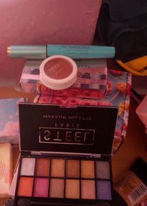 Eyeshadow Pallet Mascara Free Blush