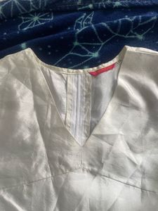 White Blouse with Zipper And Elastic Model Slip On