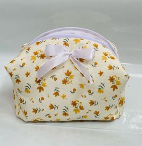 Floral Cosmetic Bag🌸🎀