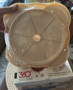 4 Air Seal Container With Rolling Tray