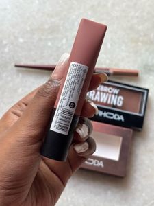 Combos Of Lipstick, Eyeliner And Eyeshadow Palette