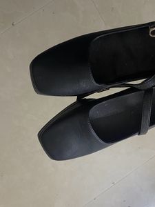 Black Vintage Leather Strap Heels